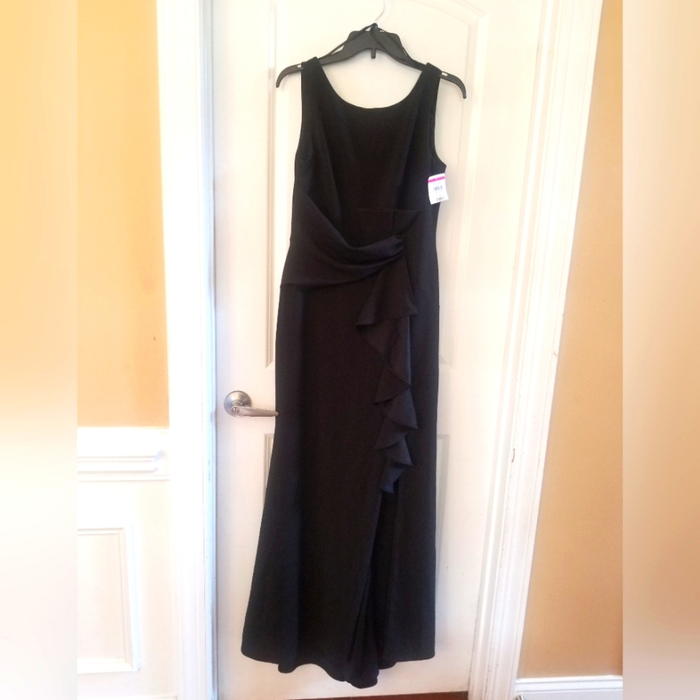 Ruffle Tier Scuba Crepe Dress  Size 12
